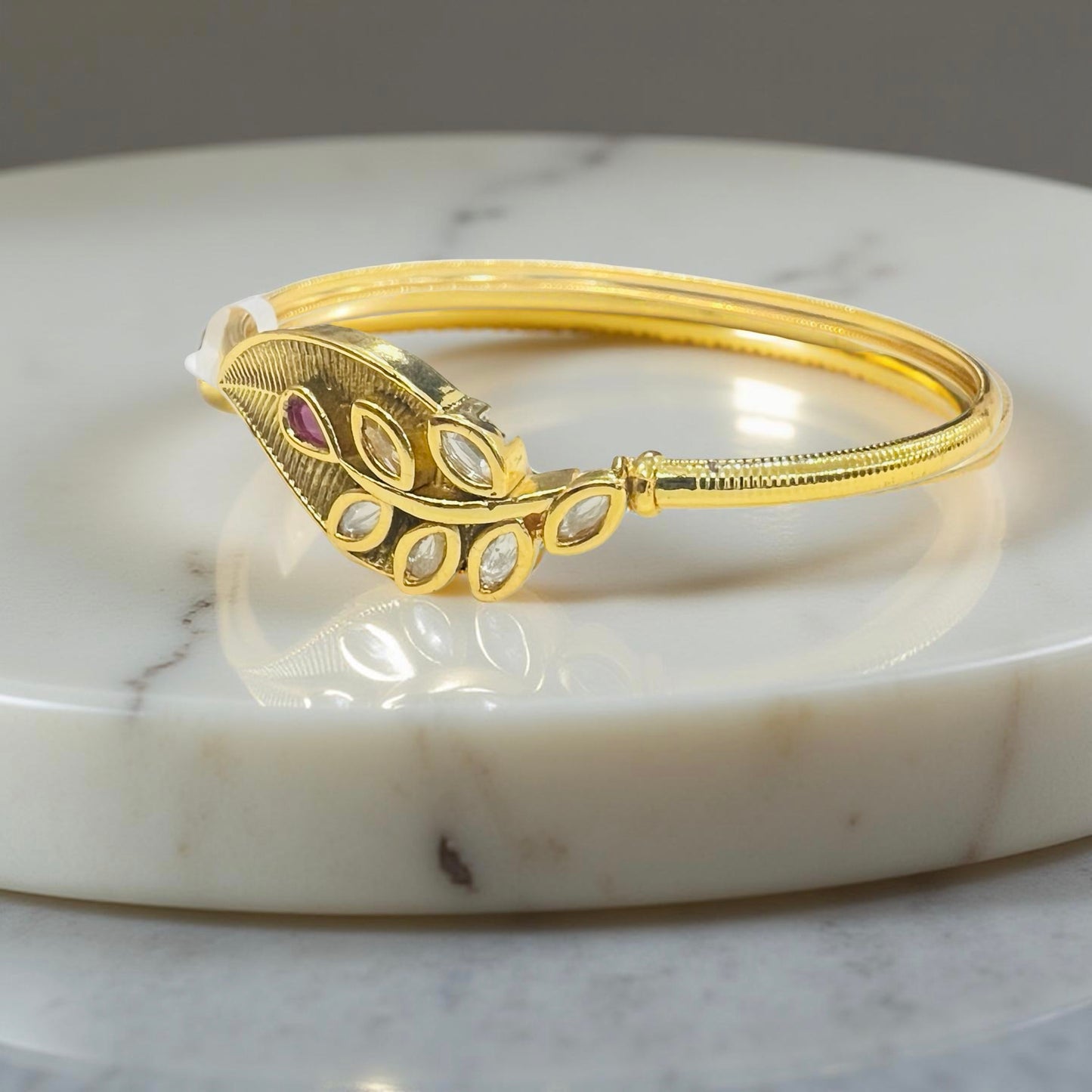 Gold-Plated Leaf Motif Kundan Bracelet