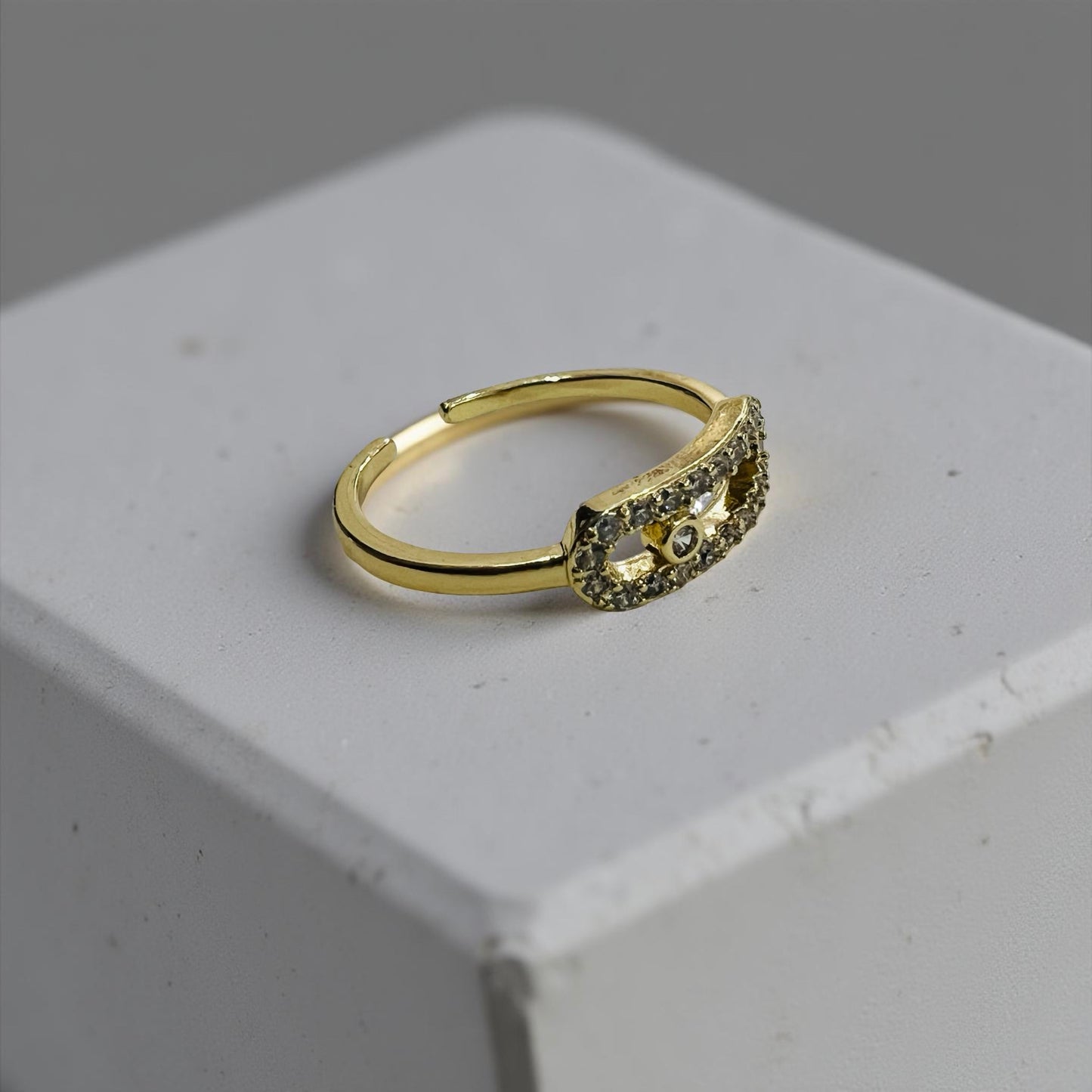 Elegant Gold-Plated Chain-Link Crystal Ring (Adjustable Size)