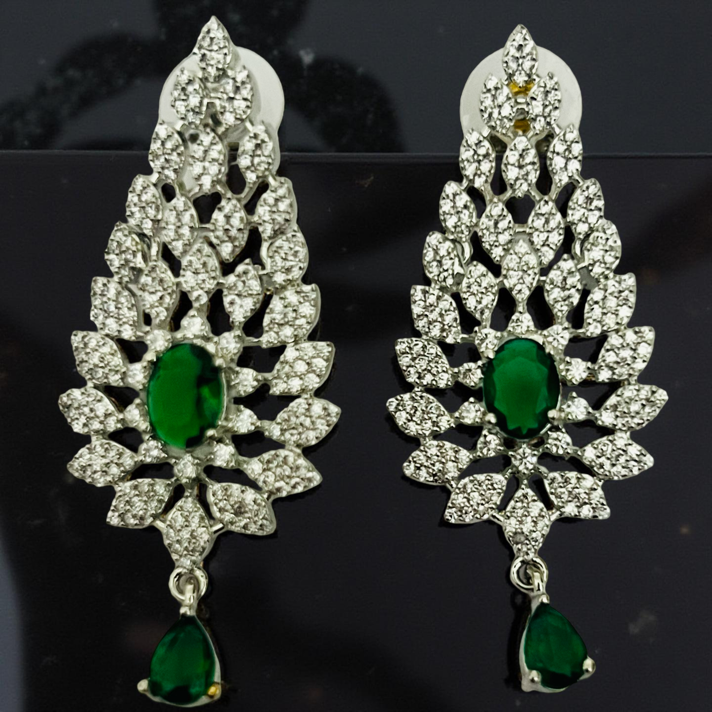 Silver Radiance Emerald AD Necklace Set