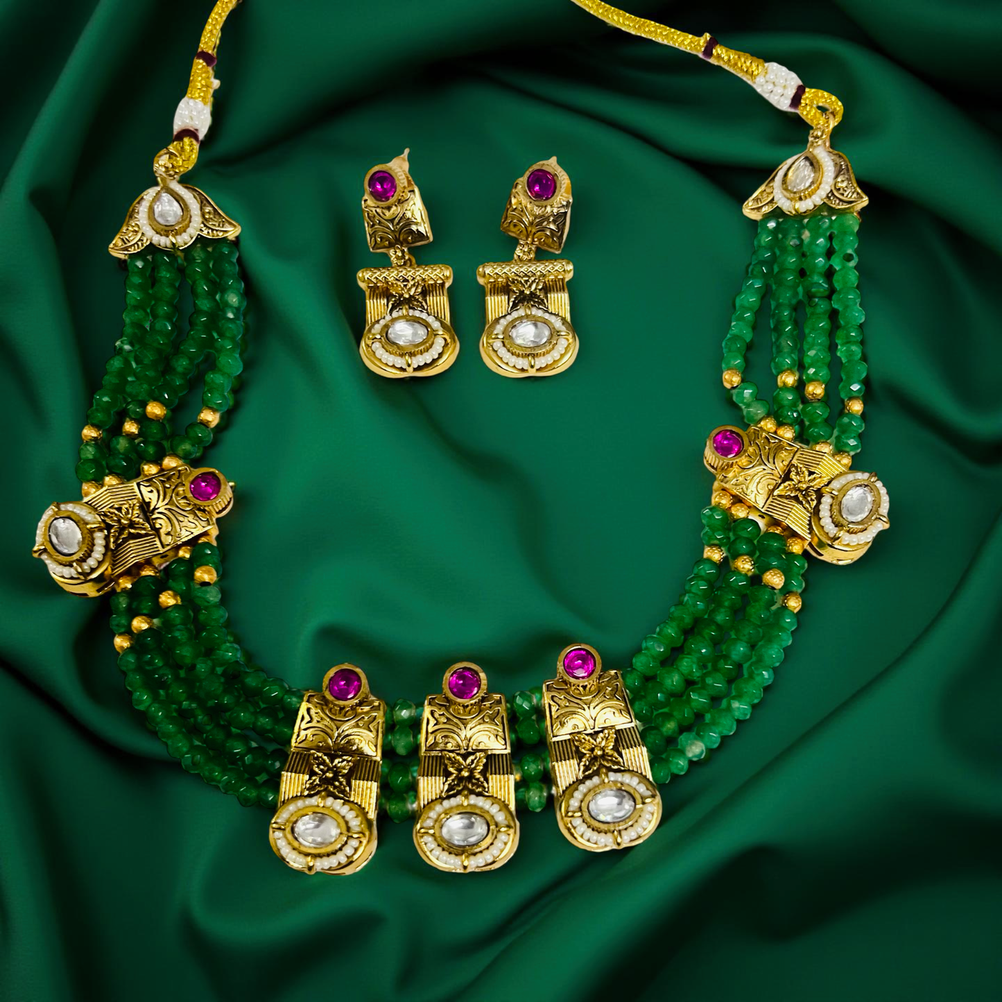 Regal Emerald Beaded Necklace Set with Antique Gold Detailing