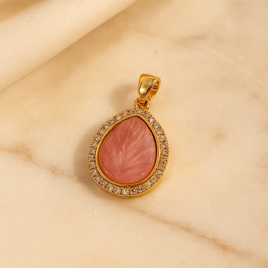 π Pink Leaf-Carved Stone Jewellery Set (Pendant, Earrings & Ring)