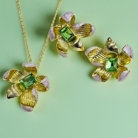 Elegant Gold-Plated Floral Jewellery Set with Green Stone