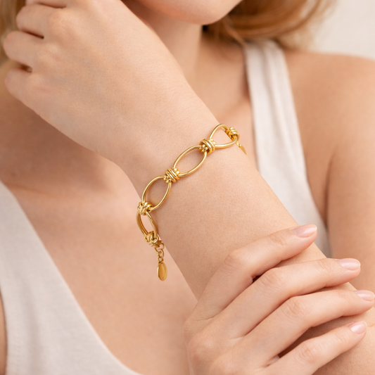 Elegant Gold Link Chain Bracelet for Women – Modern Statement Bracelet