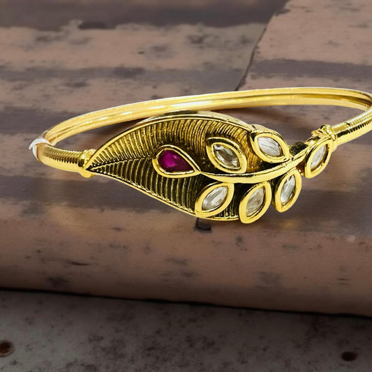 Gold-Plated Leaf Motif Kundan Bracelet