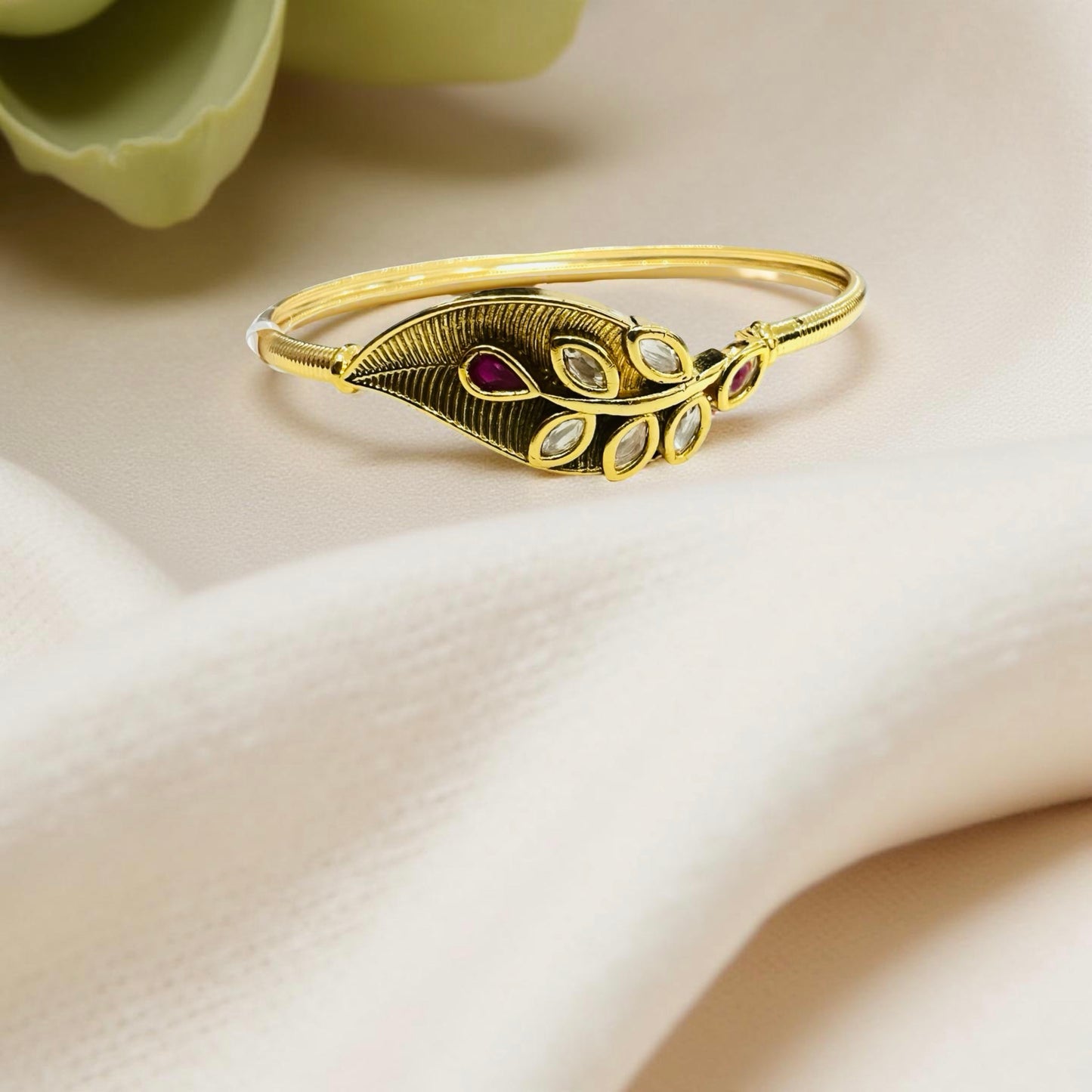 Gold-Plated Leaf Motif Kundan Bracelet