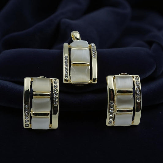 Gold-Plated Cream Cat-Eye Stone Pendant & Earrings Set